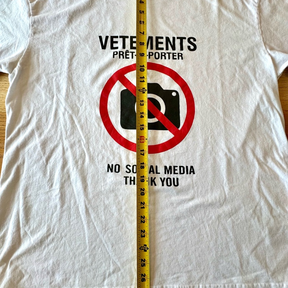 Vetements “Antisocial” graphic tee - Large - Picture 5 of 7